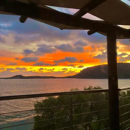 בית הארחה Entheon 4*